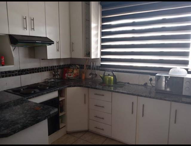 4 BEDROOM HOUSE FOR SALE IN HOSPITAL VIEW